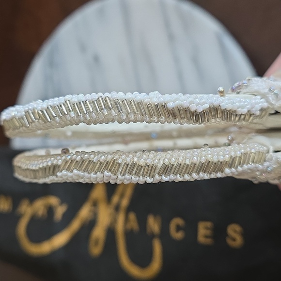 Mary Frances Pearl Beaded Clutch 🤍